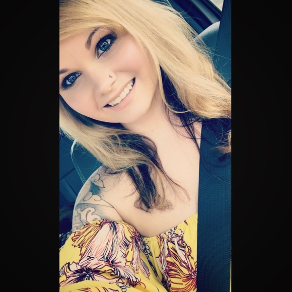 Meet your Posher, Julia - Picture 1 of 1